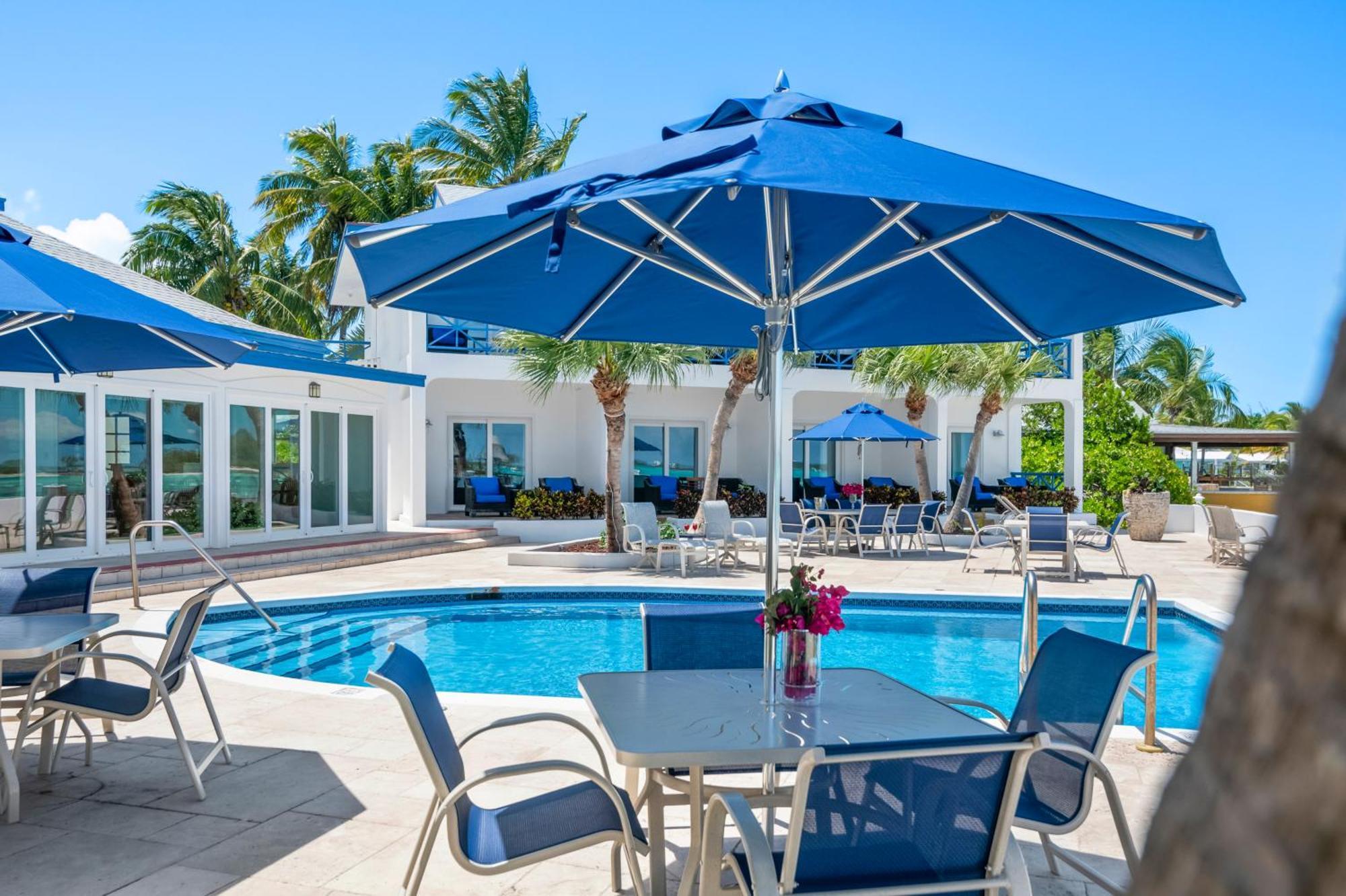 Augusta Bay Hotell George Town Exteriör bild